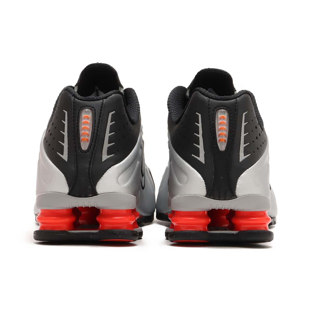 NIKE SHOX R4 BLACK/METALLIC SILVER-MAX ORANGE（ナイキ ショックス