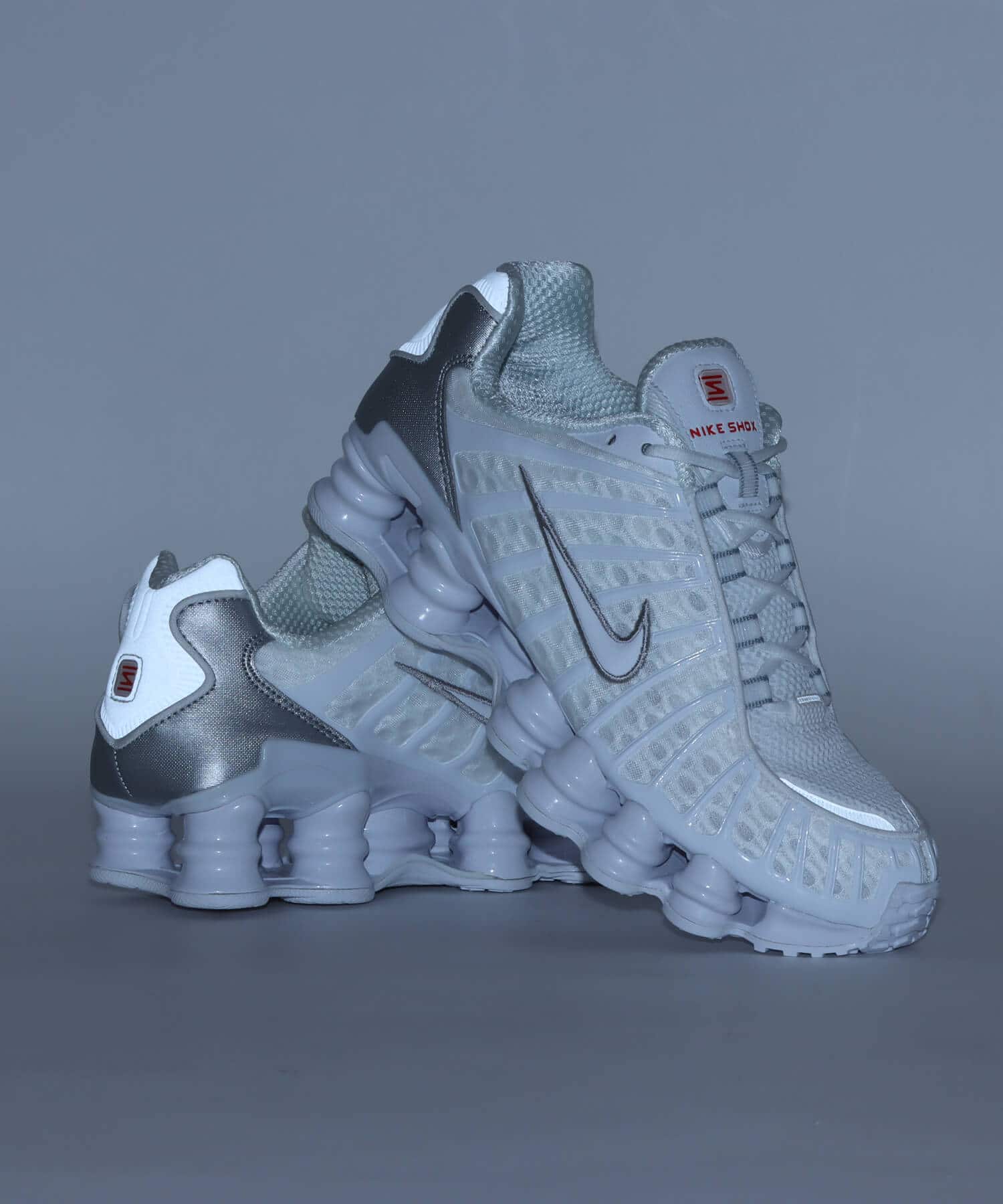 NIKE SHOX TL WHITE/WHITE-METALLIC SILVER-MAX ORANGE（ナイキ