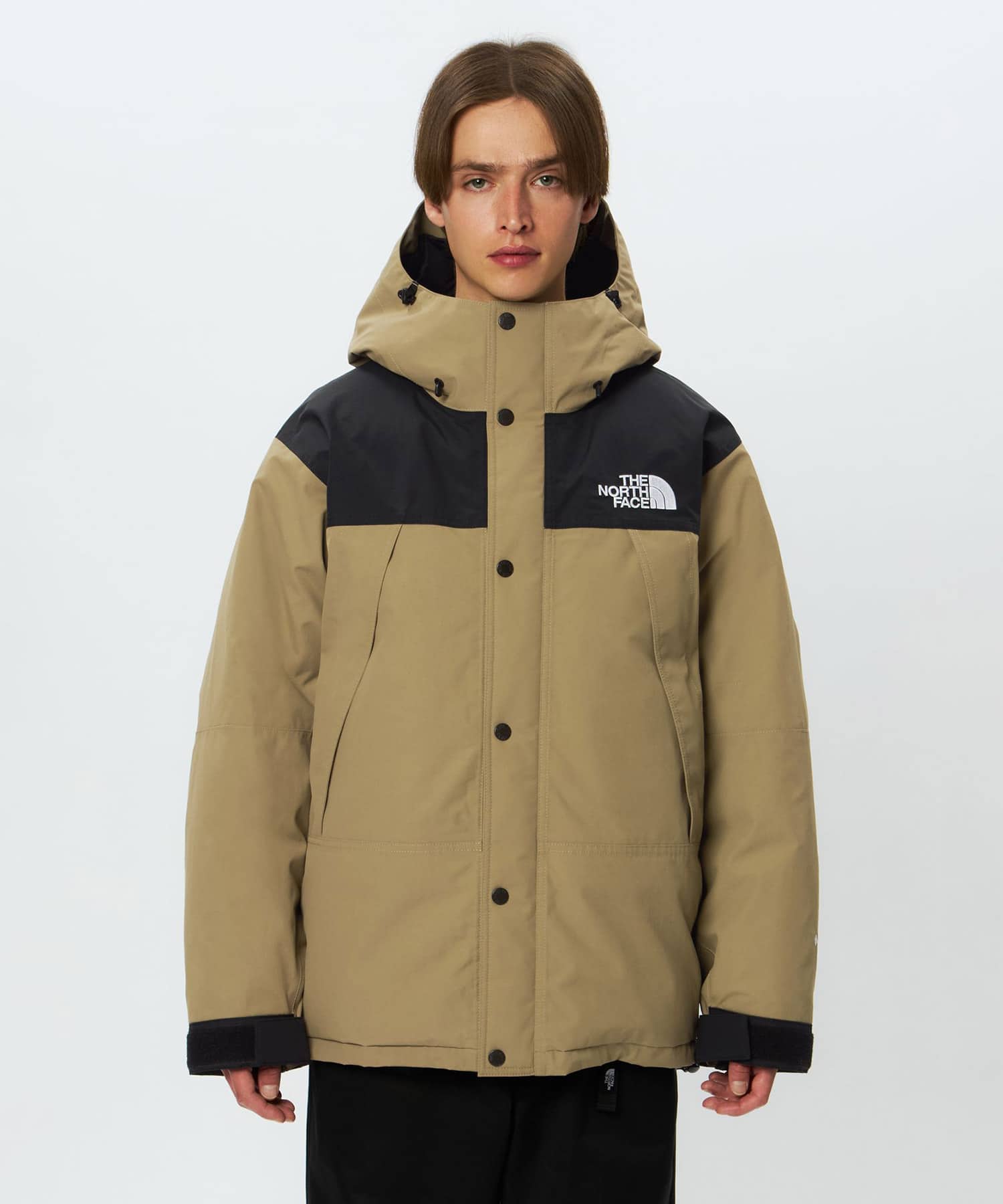 THE NORTH FACE Mountain Down Jacket ブラックxクラシックカーキ（ザ