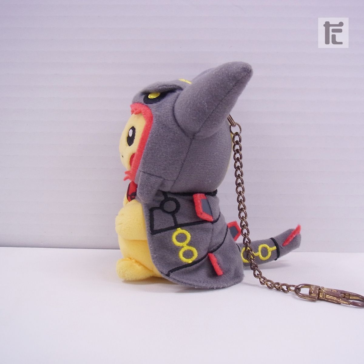 ポケモンセンター マスコット 黒いレックウザのポンチョを着た