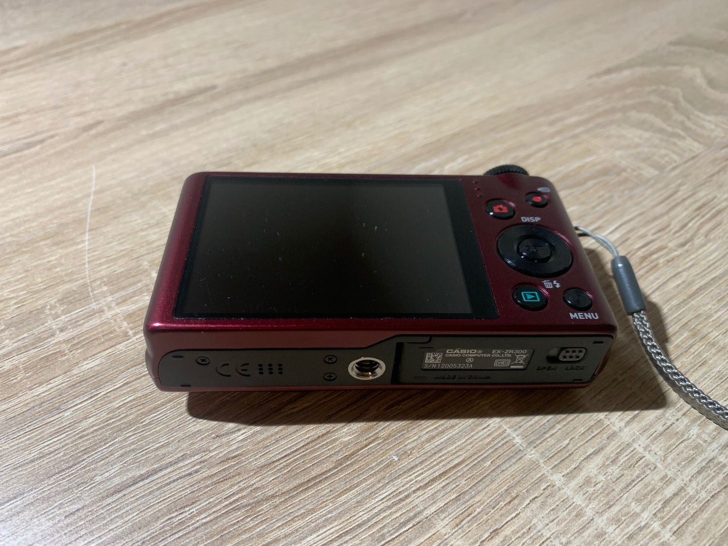 8499 Casio EXILIM EX-ZR300 レッド デジカメ 動作確認済み やや訳アリ