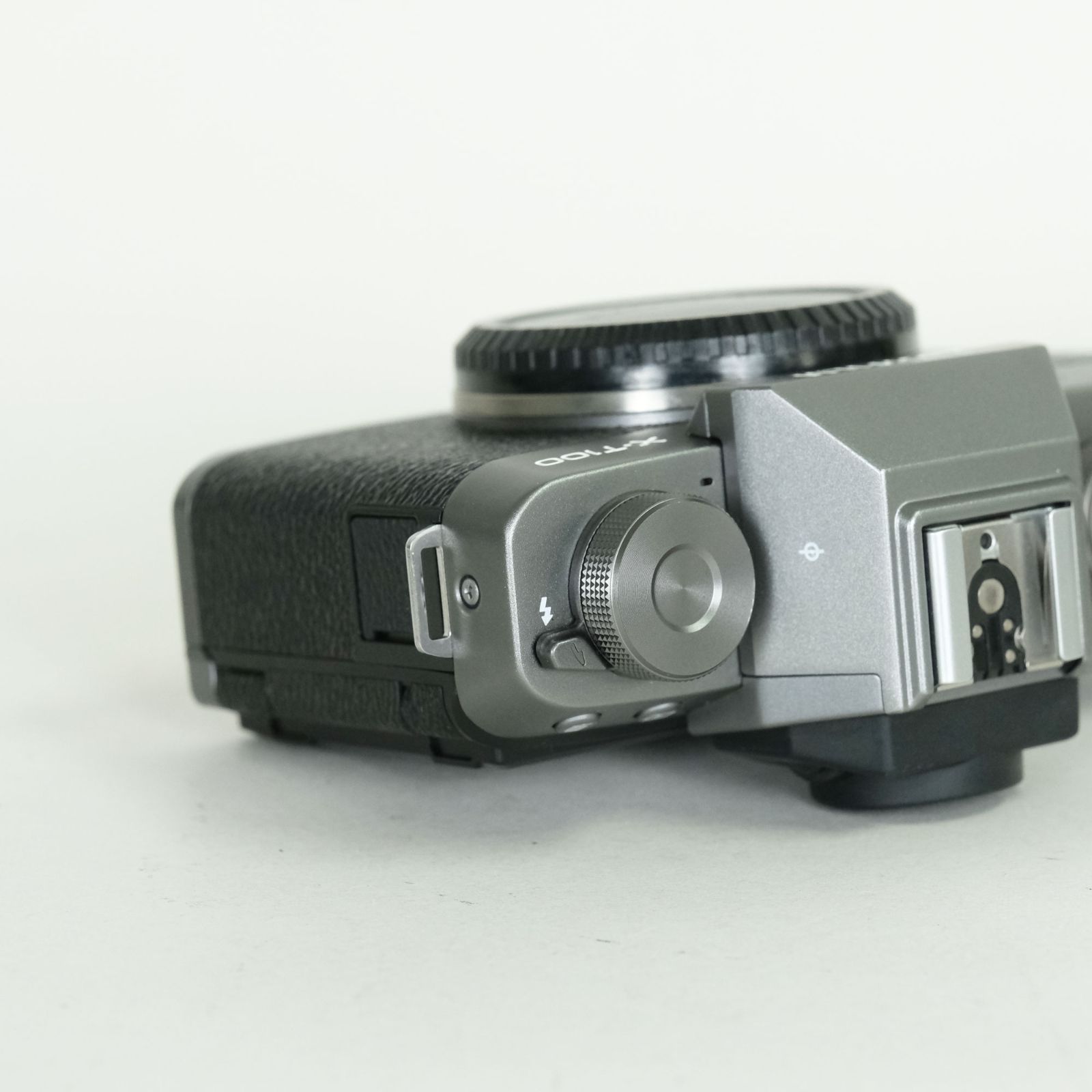 美品] FUJIFILM X-T100 [ボディ ダークシルバー] | FUJIFILM Xマウント
