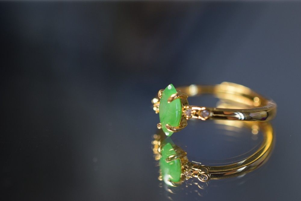 ARG23-128 氷種 ミャンマー産 天然 陽緑 マーキス 本翡翠 リング 指輪