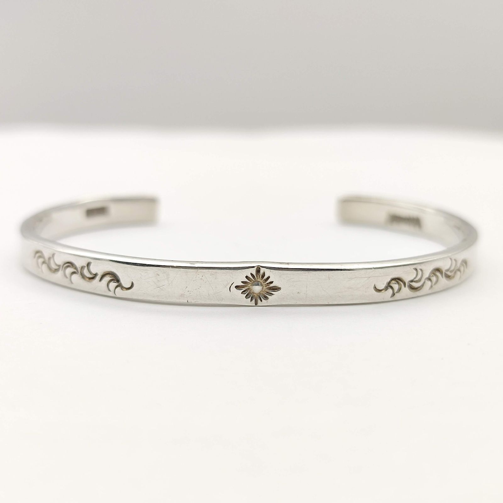 Arizona Freedom 台座付太陽神シルバーバングル 925シルバー Arizona