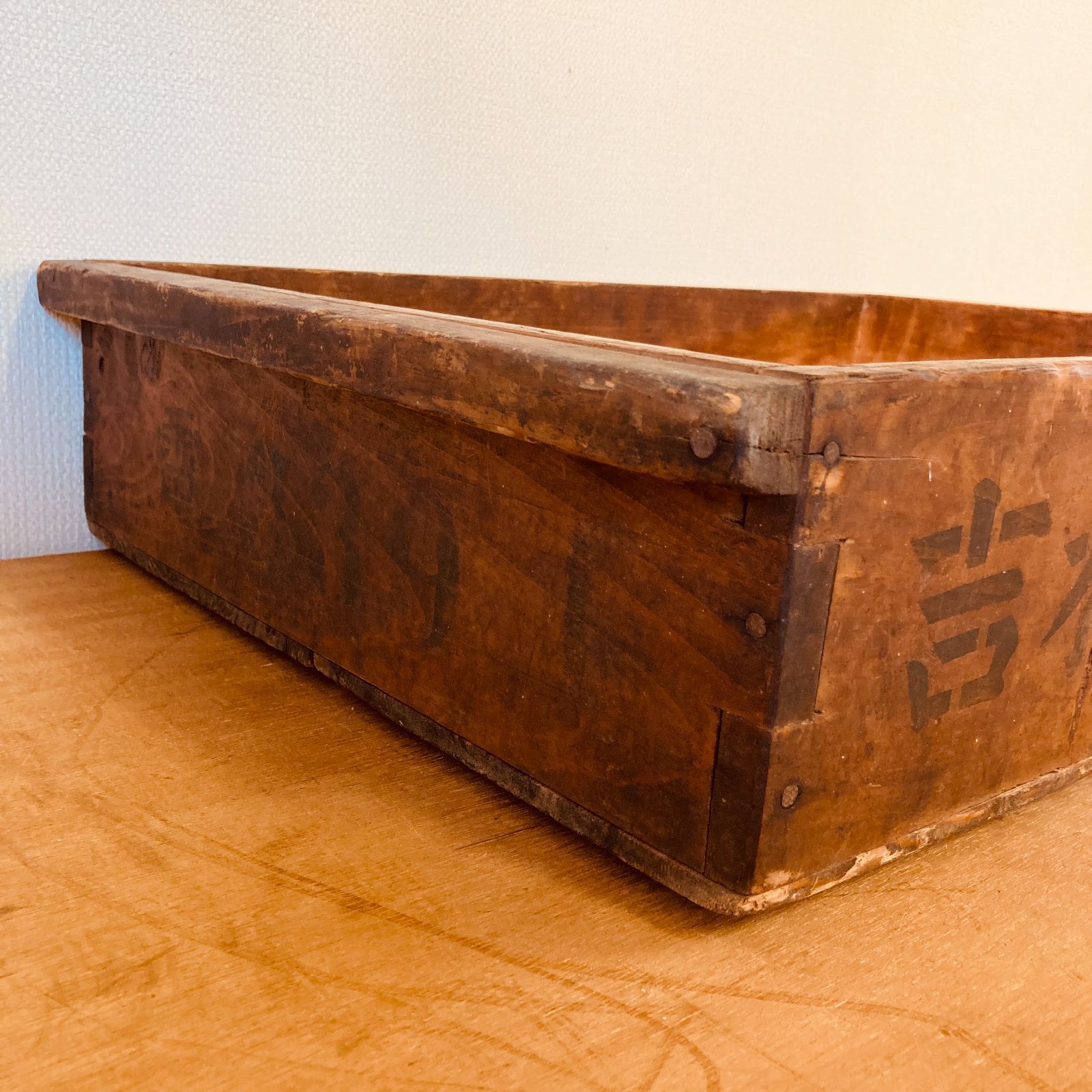 昭和レトロ・パン工場の古い木箱 - メルカリ