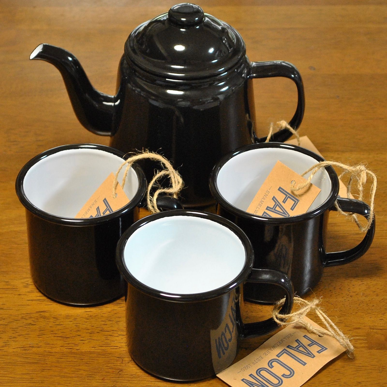 FALCONファルコンのホーローマグカップ2個とポット 未使用品！FALCON