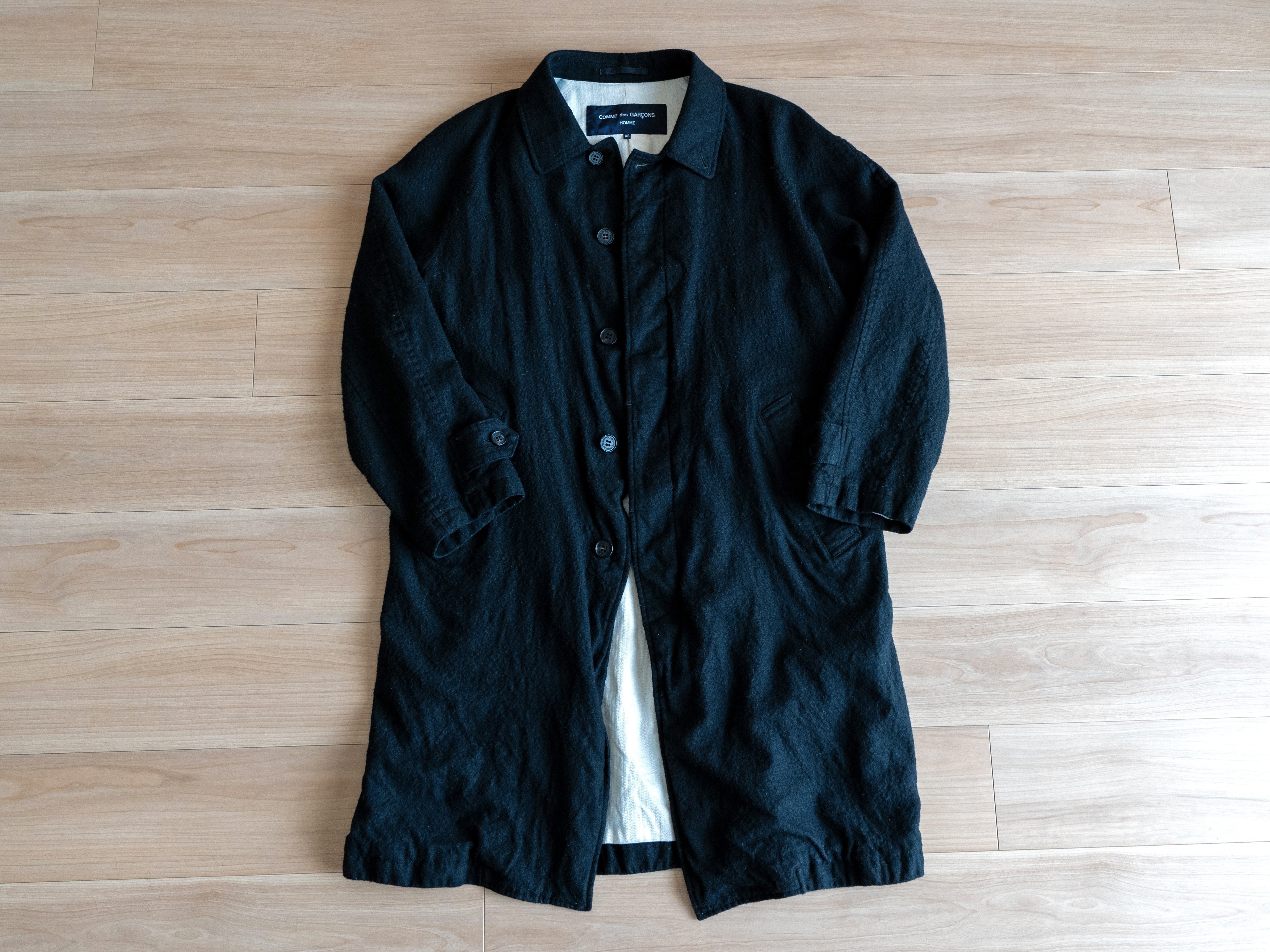 COMME des GARÇONS HOMMEのバルマカーンコート｜アキラ