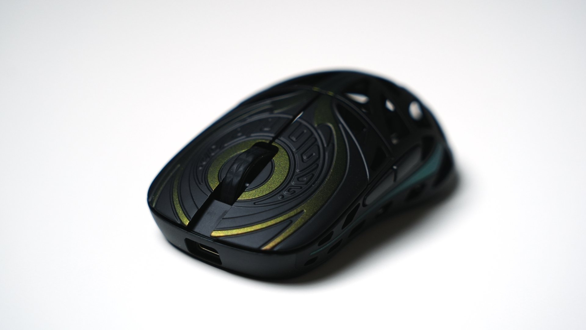 WLmouse Strider レビュー | 時代に追いつけなかったハイハンプ型