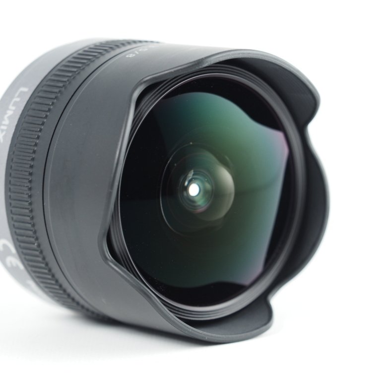 Panasonic LUMIX G FISHEYE 8mm F/3.5｜世界を大胆に歪ませる
