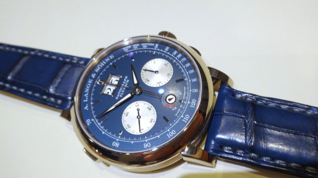 ダトグラフ25周年を祝し、初のWG モデルをブルーダイヤルで発表～25