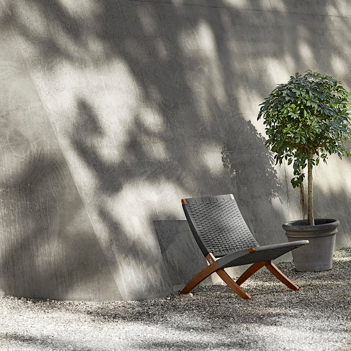 MG501 Outdoor Cuba Chair: Foldable | Buy Carl Hansen & Søn online