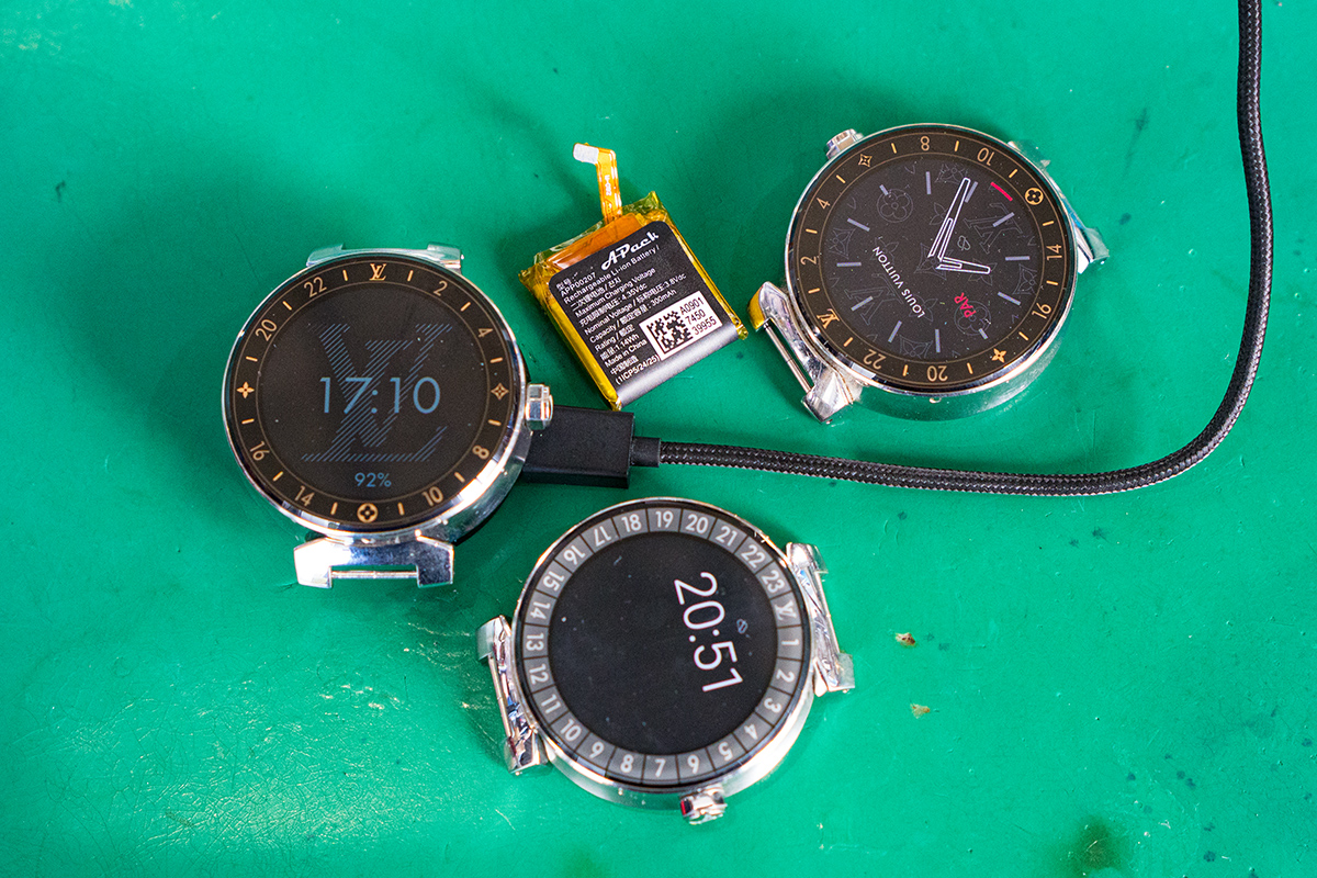 ルイヴィトンタンブールホライゾンV1 ・ライトアップのバッテリー交換修理