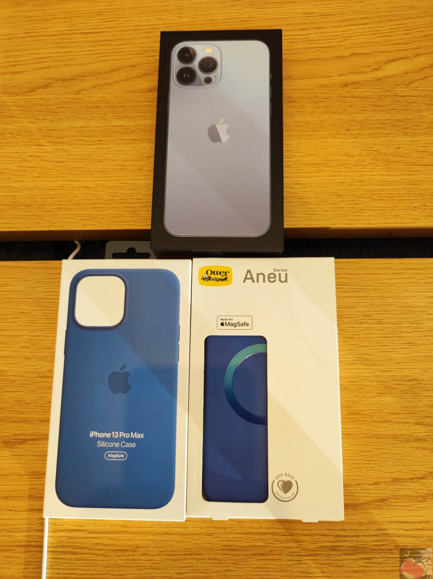 iPhone13 pro max 256GB シエラブルー 純正ケーブル、ケース、フィルム付