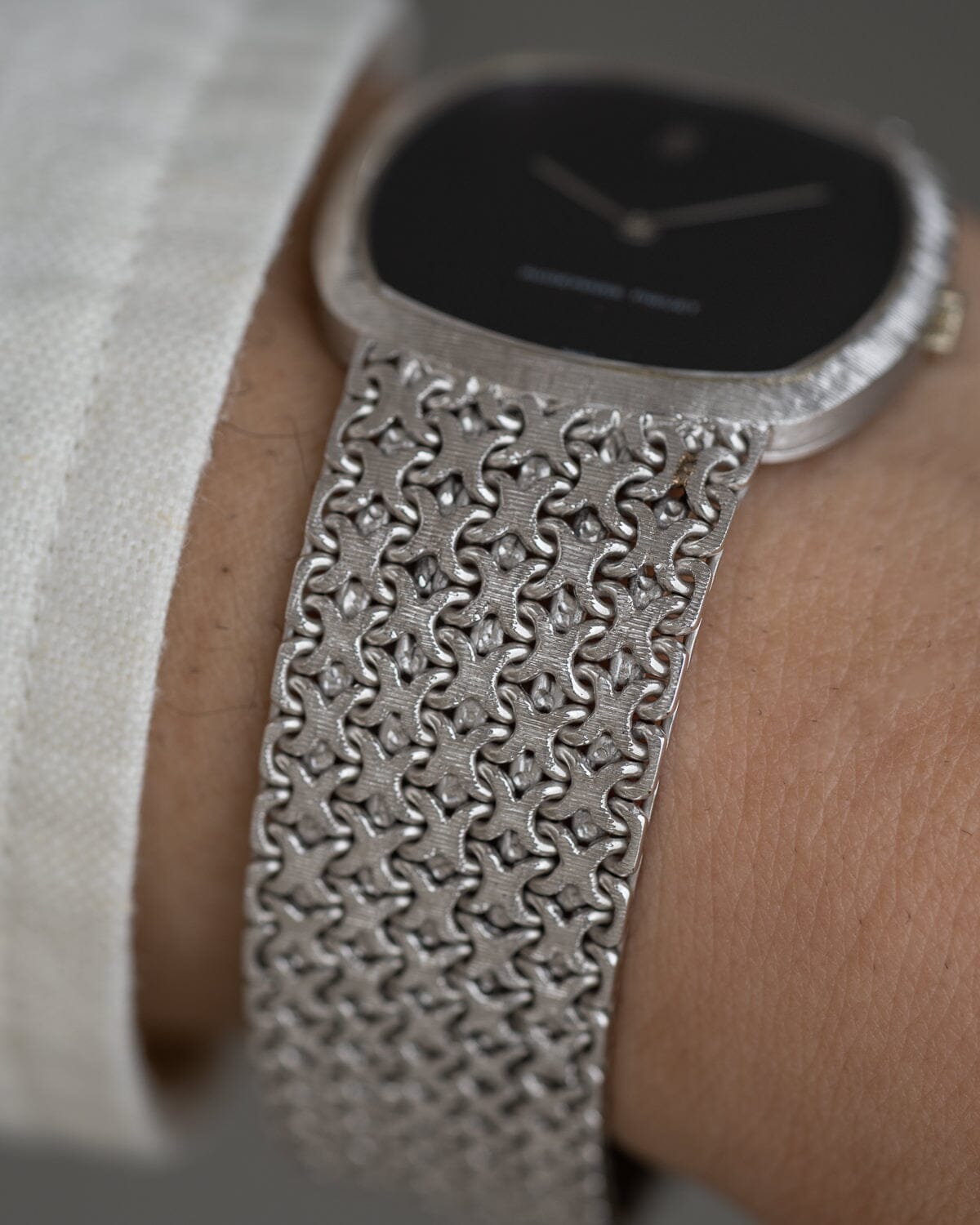 オーデマ ピゲ トノー WG ブラックダイアル ブレスレット一体型 1970