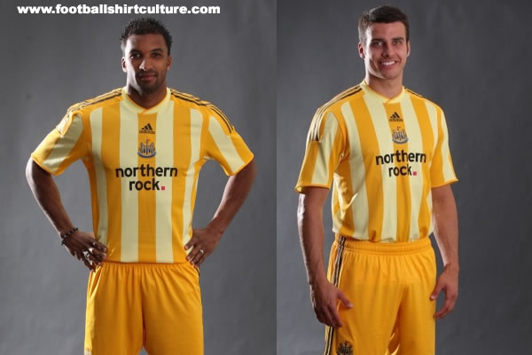 Newcastle United 09/10 Away Adidas Kit | ari football