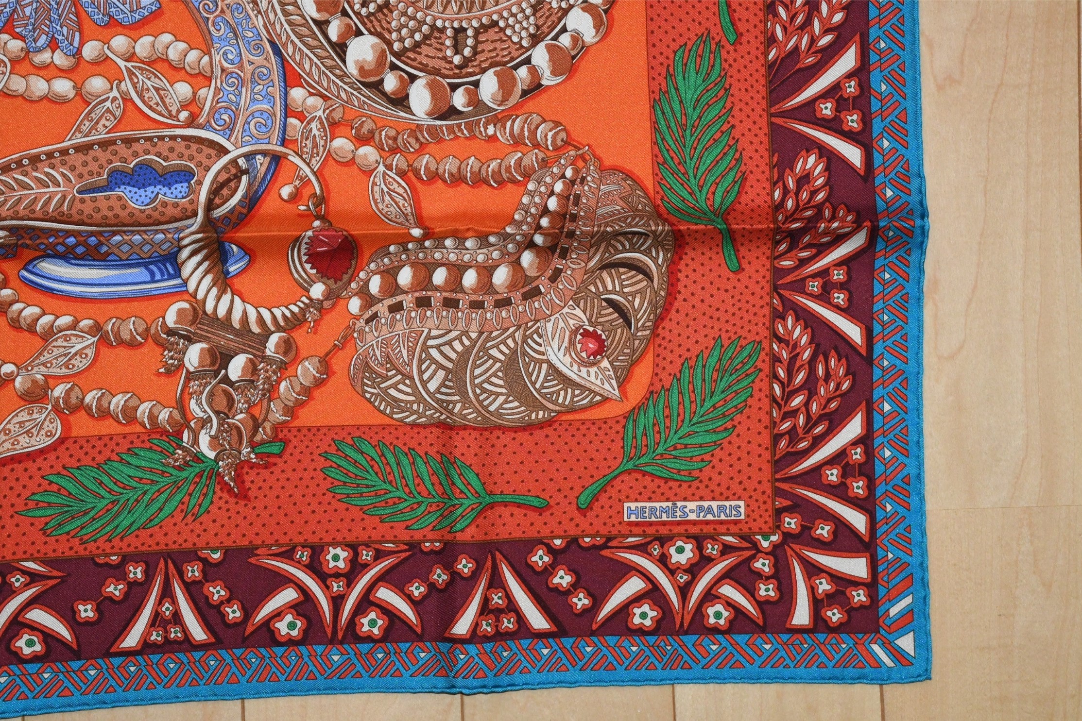 Hermes Scarf Zenobie Reine de Palmyre 90 cm silk orange red queen