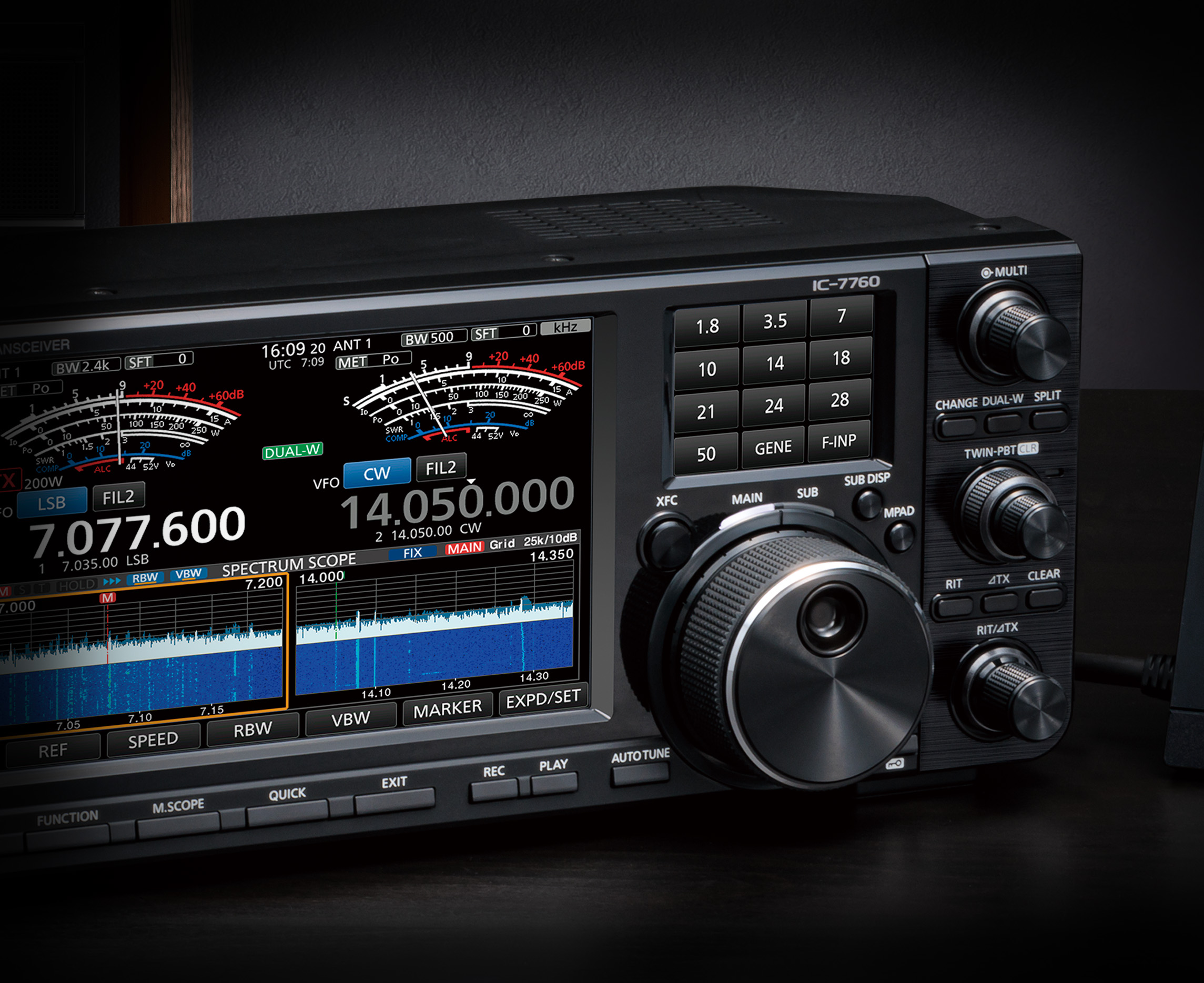 HF+50 MHz アマチュア無線機