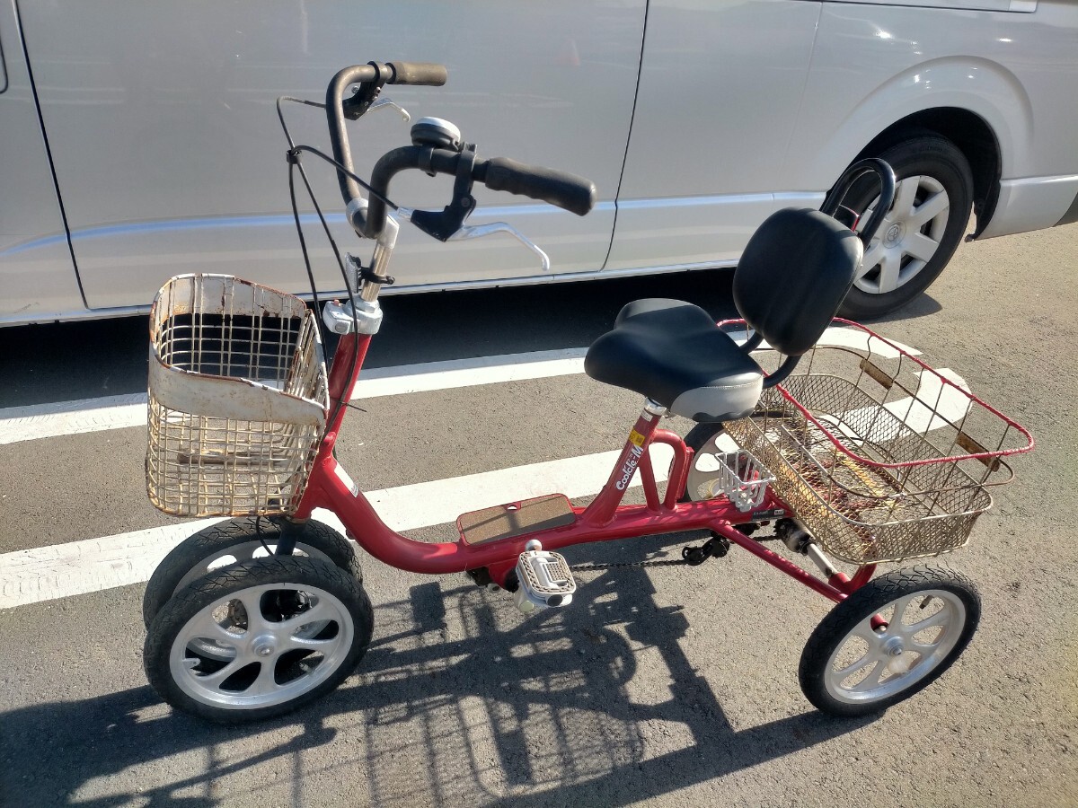 東京池袋 四輪自転車 タイヤを交換ました 東京池袋 四輪自転車 タイヤ