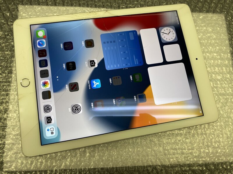 Apple iPad Air 2 Wi-Fi+Cellular 32GB docomo オークション比較