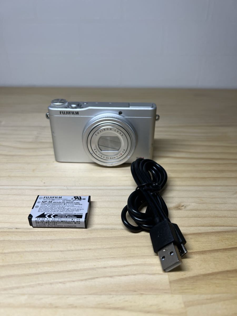 富士フイルム FUJIFILM XQ1 [シルバー] オークション比較 - 価格.com