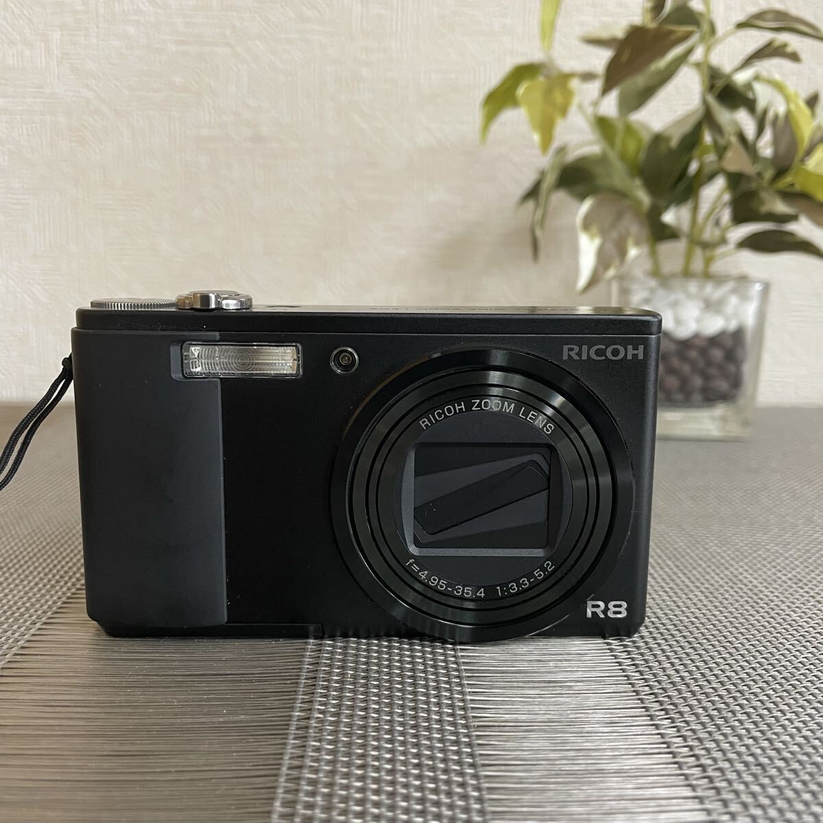 Yahoo!オークション -「ricohリコーr8デジタルカメラ」の落札相場