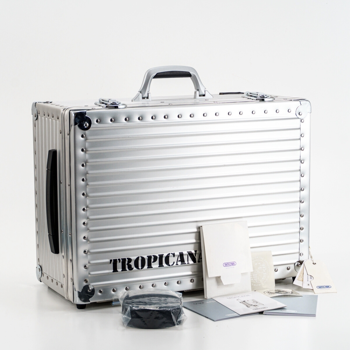 Yahoo!オークション -「リモワ rimowa トロピカーナ」の落札相場・落札価格
