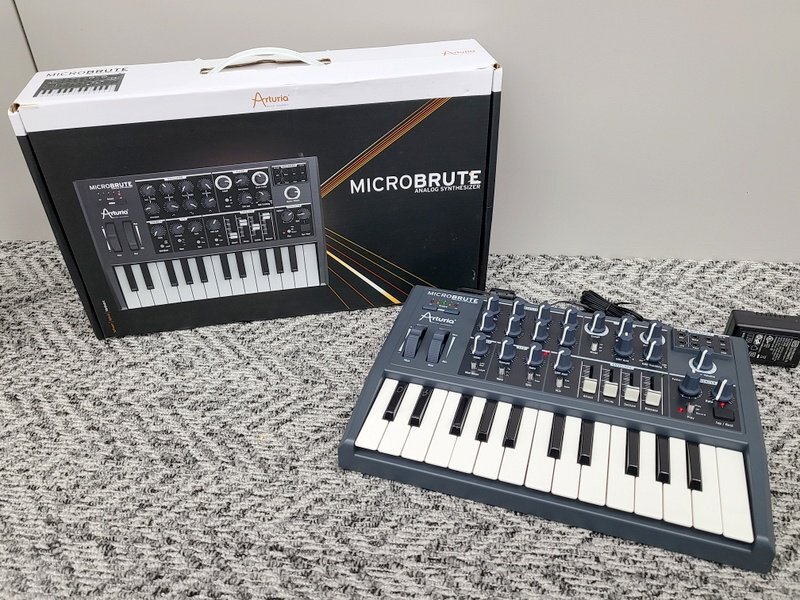 Yahoo!オークション -「arturia microbrute」の落札相場・落札価格