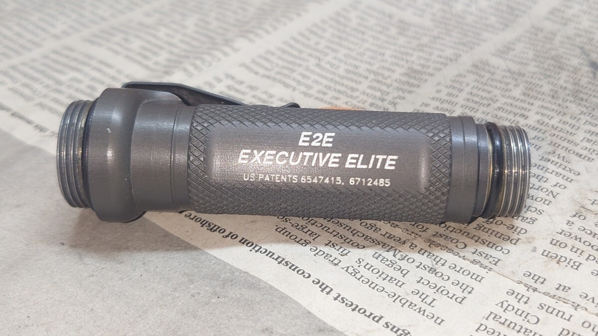 Yahoo!オークション -「surefire e1 executive」(ハンディライト、懐中
