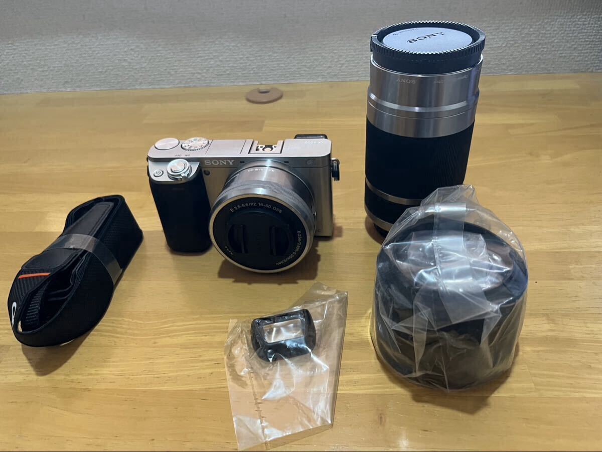 SONY α6000 ILCE-6000Y ダブルズームレンズキット [ホワイト