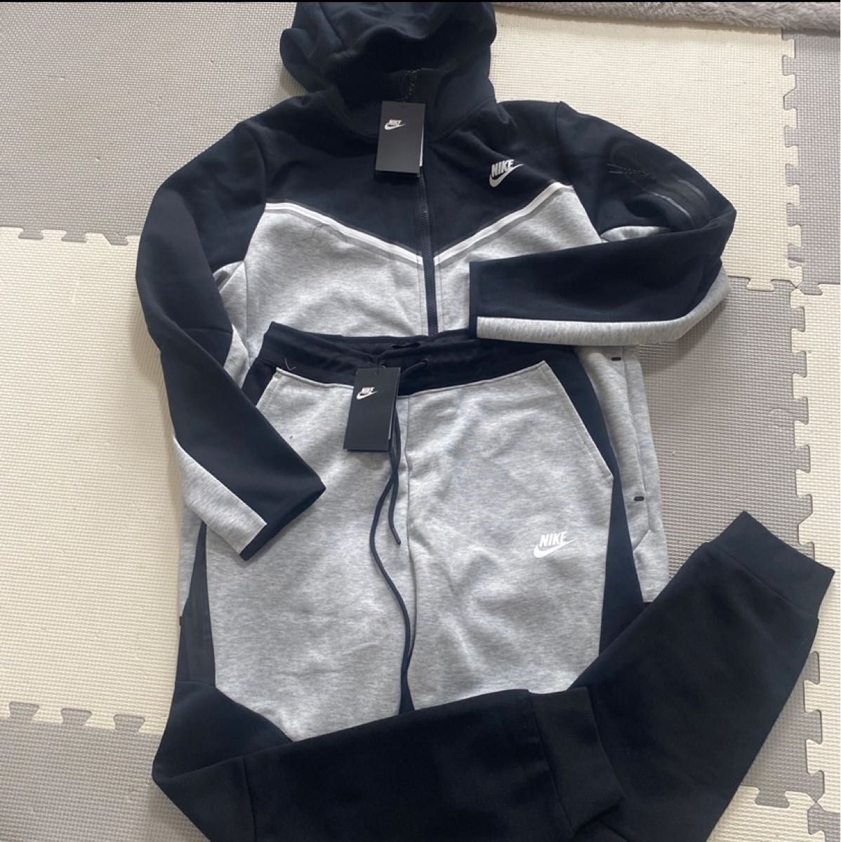 海外限定カラー】NIKE テックフリース 上下セットアップ｜Yahoo!フリマ