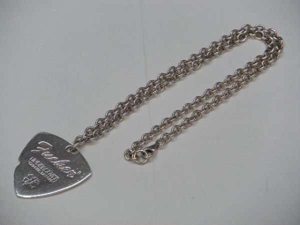 undercover /UNDERCOVER Fucker chain necklace / guitar pick type