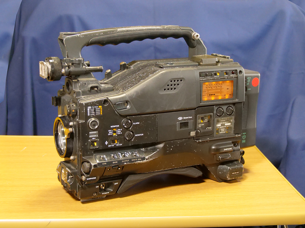 Yahoo!オークション - SONY HDCAMカムコーダー HDW-F900R
