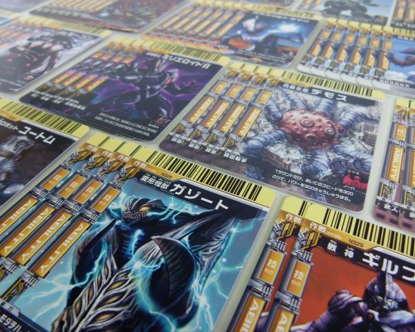 Yahoo!オークション - [IM] ウルトラマン データカードダス 83枚 まと