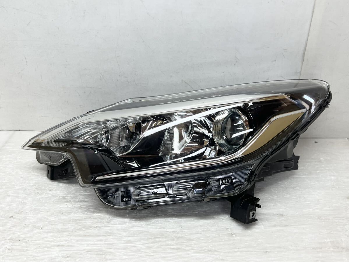 送料込 即決 ノート E12 HE12 NE12 SNE12 後期 純正 ハロゲン 左