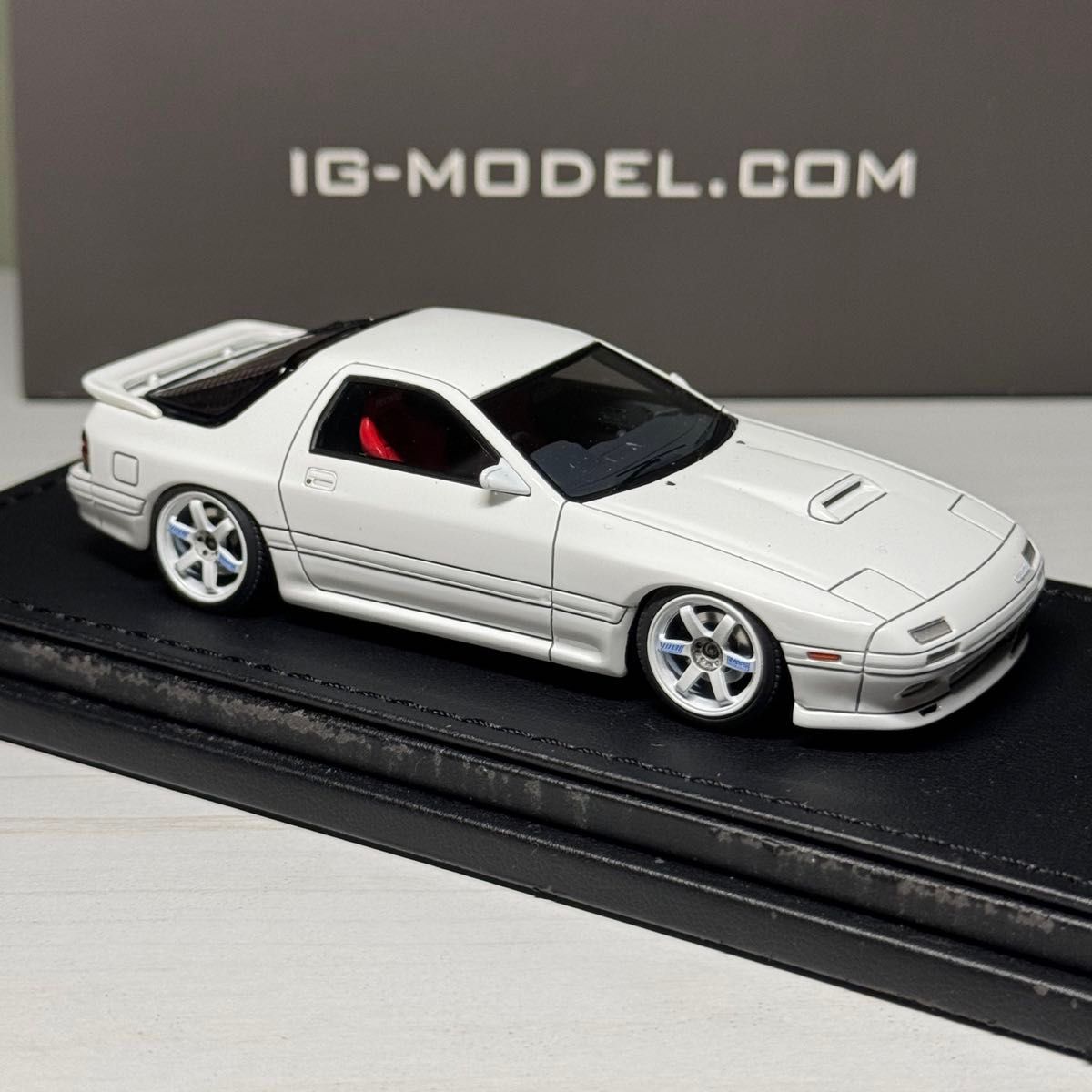 イグニッションモデル1/43 マツダサバンナRX7 FC3S ホワイトTE37