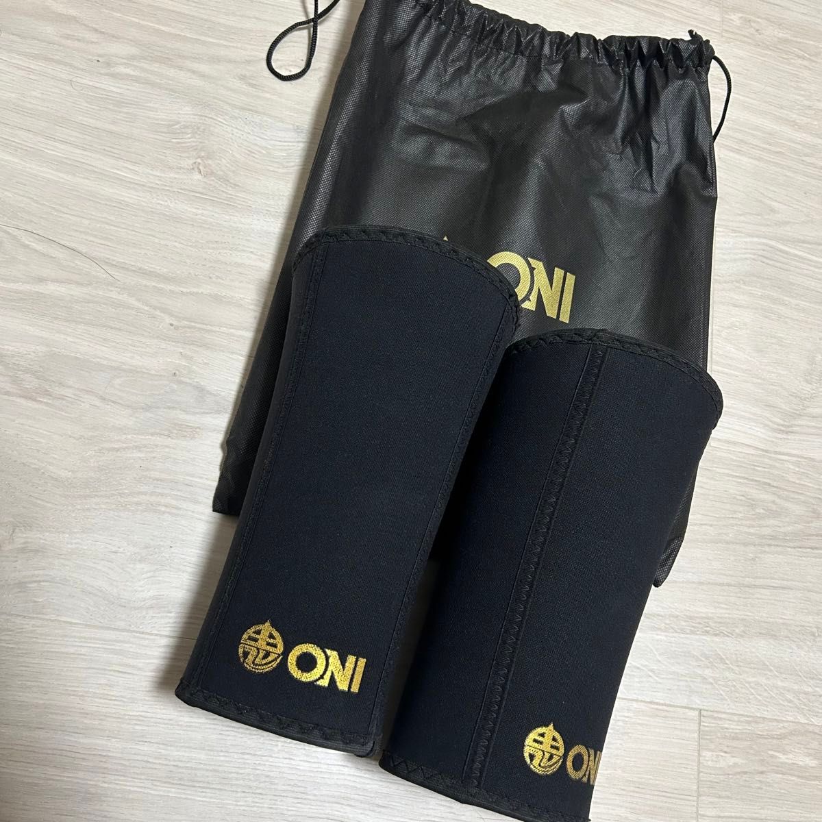 ONI 二ースリーブ Mサイズ S級品 ONI KNEE SLEEVES PRO（Mサイズ