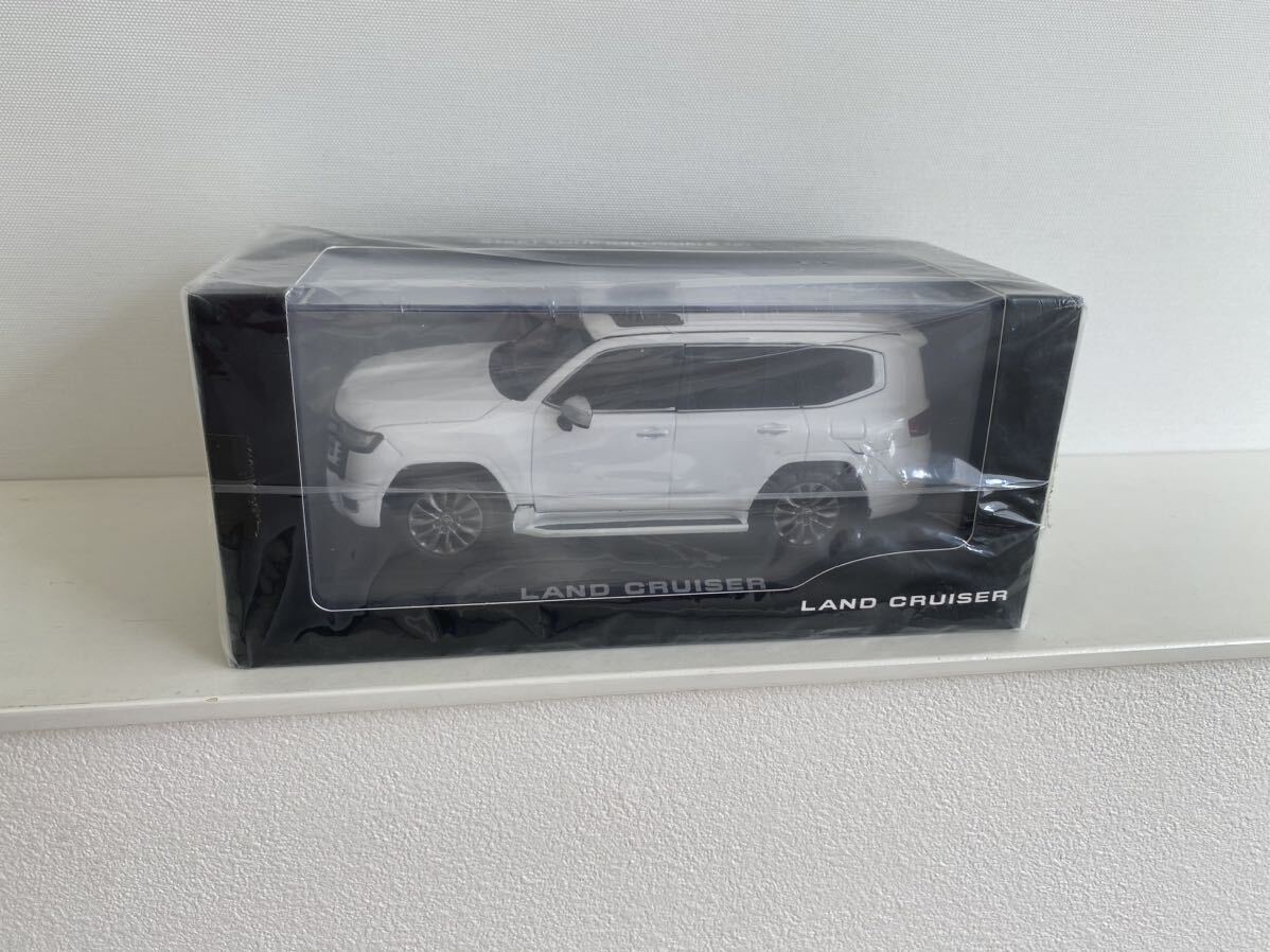 送料込み ランドクルーザー 300 ZX ミニカー トヨタ 1/30 カラー