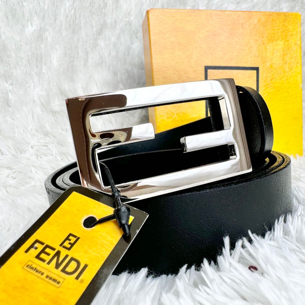 新品未使用】フェンディ ベルト ズッカ ロゴ シルバー メンズ レザー