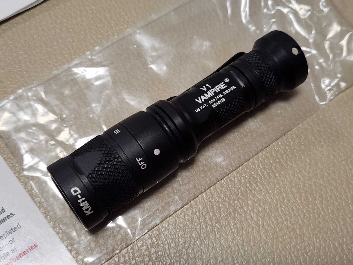 Surefire V1 VAMPIRE KM1-D タクティカル フラッシュライト IR仕様