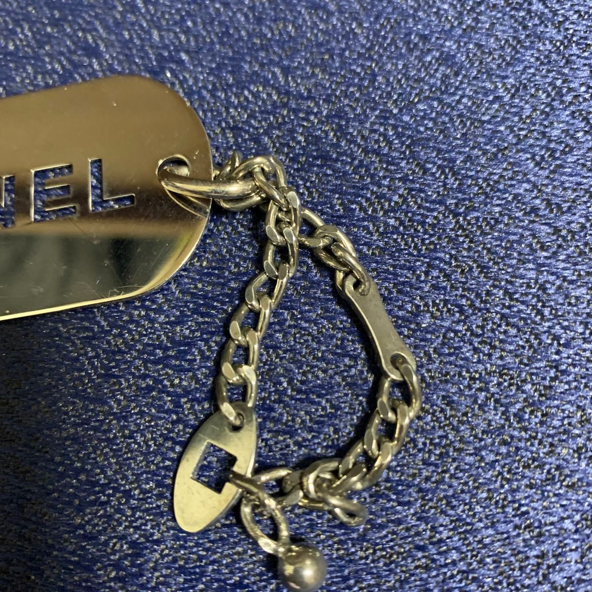 CHANEL シャネル ロゴプレート ドッグタグ キーホルダー キーチャーム