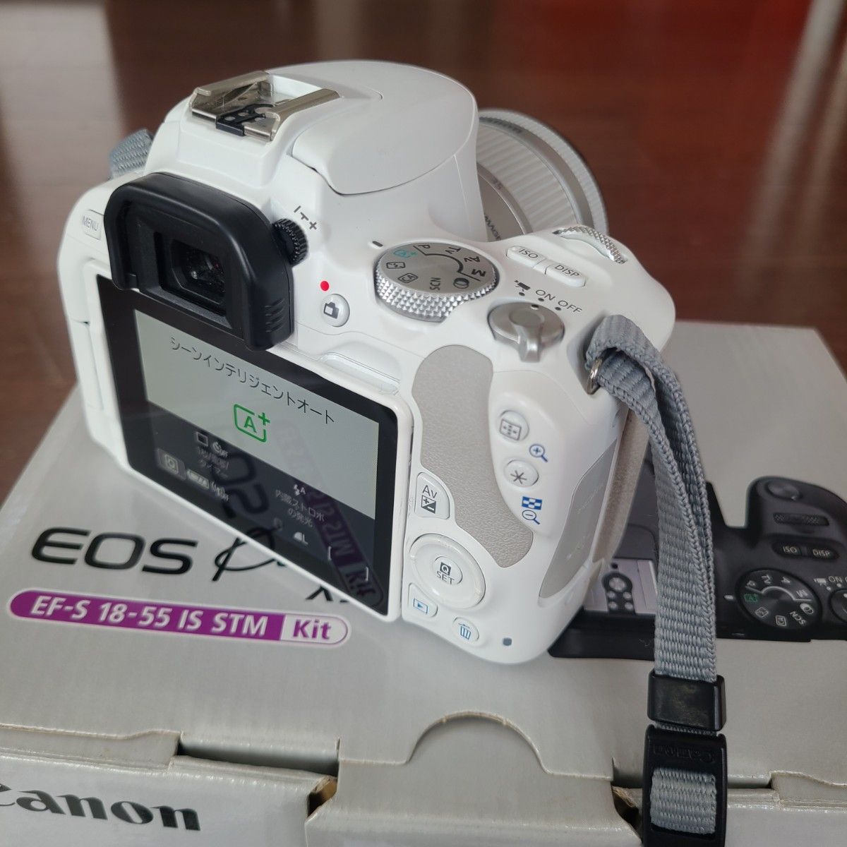 Canon EOS Kiss X9 ホワイト白 希少 デジタル 一眼レフカメラ キャノン