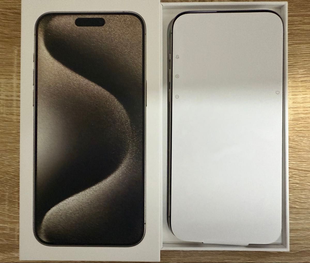 超美品】iPhone 15 Pro Max 256GB SIMフリー [ナチュラルチタニウム
