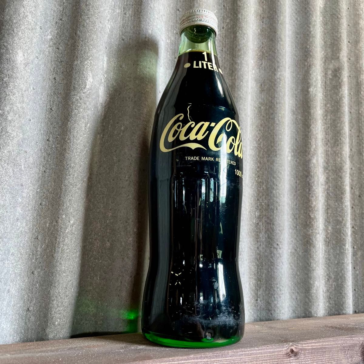コカ・コーラ 1L 瓶 中身入り 未開封 インテリア ビンテージ 昭和