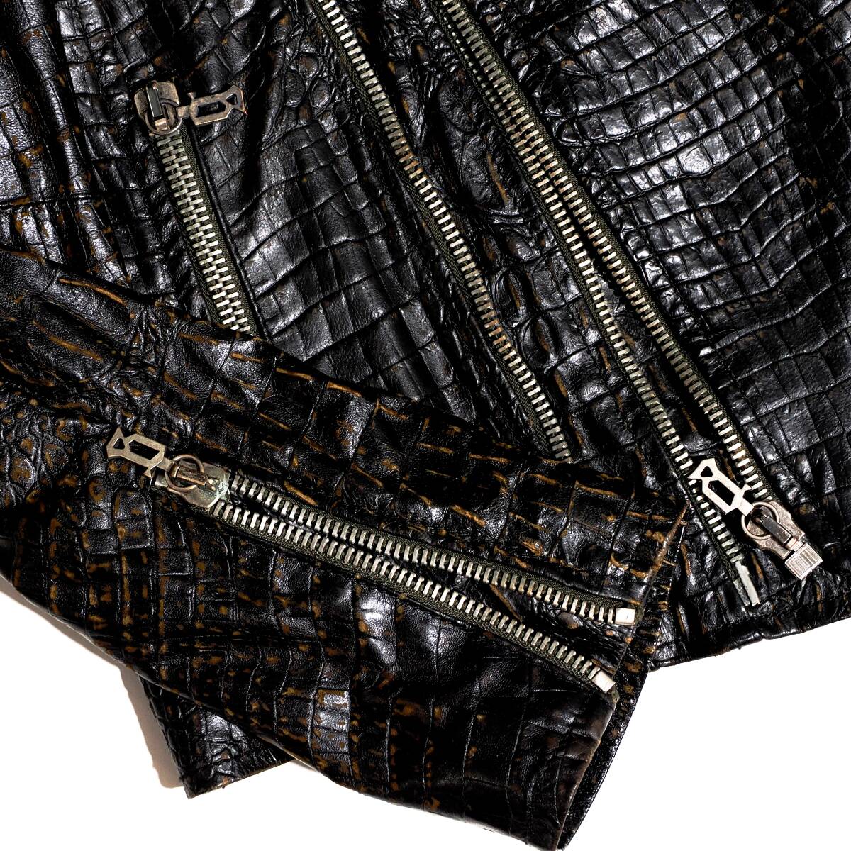 贅の極み MADE IN ITALY「john galliano/ジョンガリアーノ」圧巻の艶