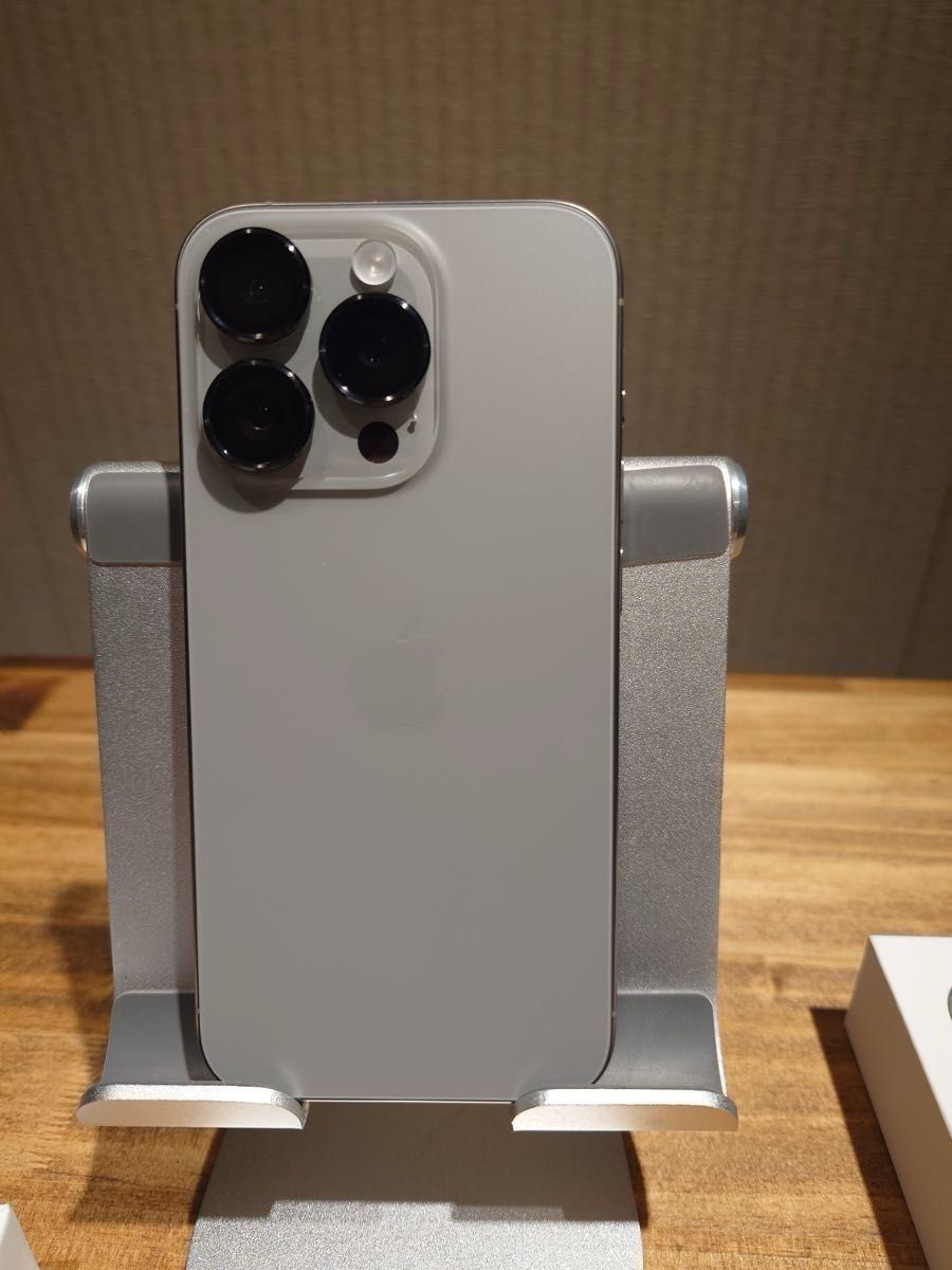 極美品】Apple iPhone 15 Pro ナチュラルチタニウム 128GB バッテリー