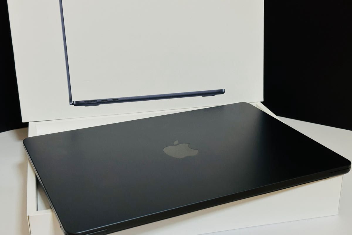 充放電回数5回【極美品】MacBook Air 2022 13インチ SSD 256GB Apple