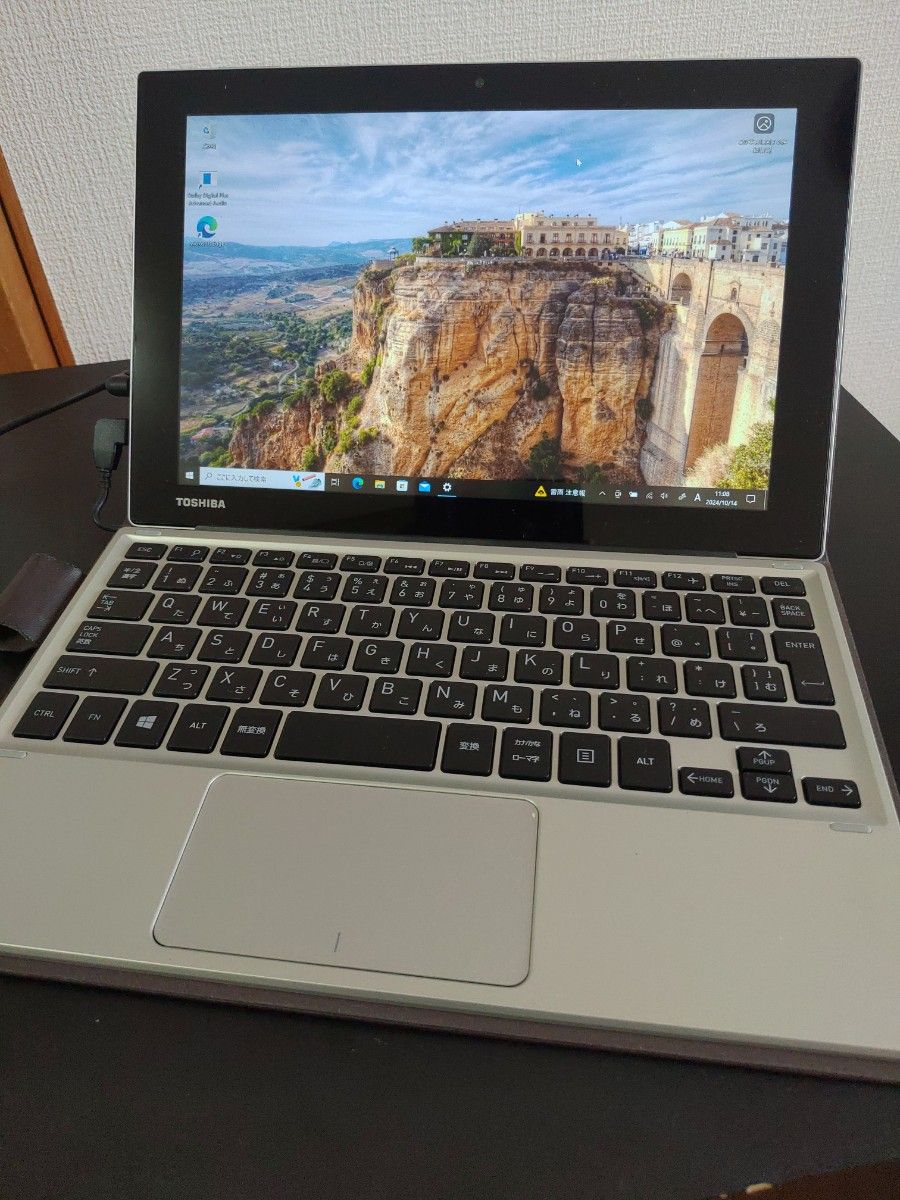 TOSHIBA】dynabook 10 1型 Windows10 Pro（SD64GB メモリ4GB