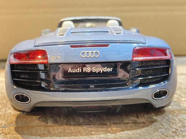 Yahoo!オークション - 京商 1/18 AUDI R8 スパイダー FSI 5.2 クワトロ