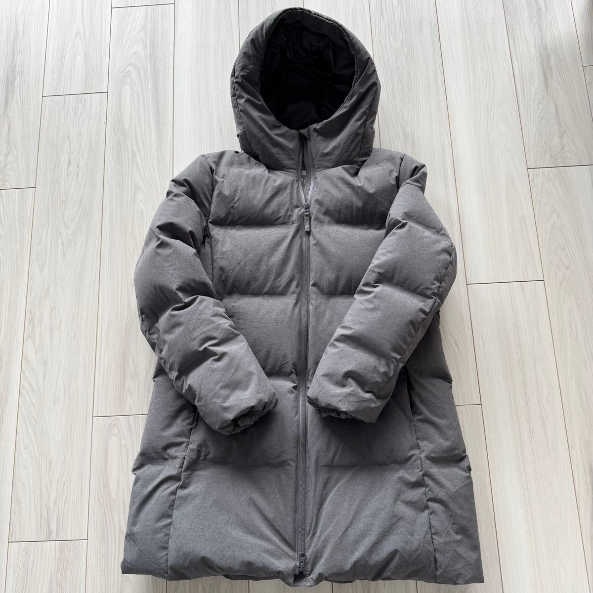 シームレスダウンショートコート ユニクロ グレー XL ダウンコート