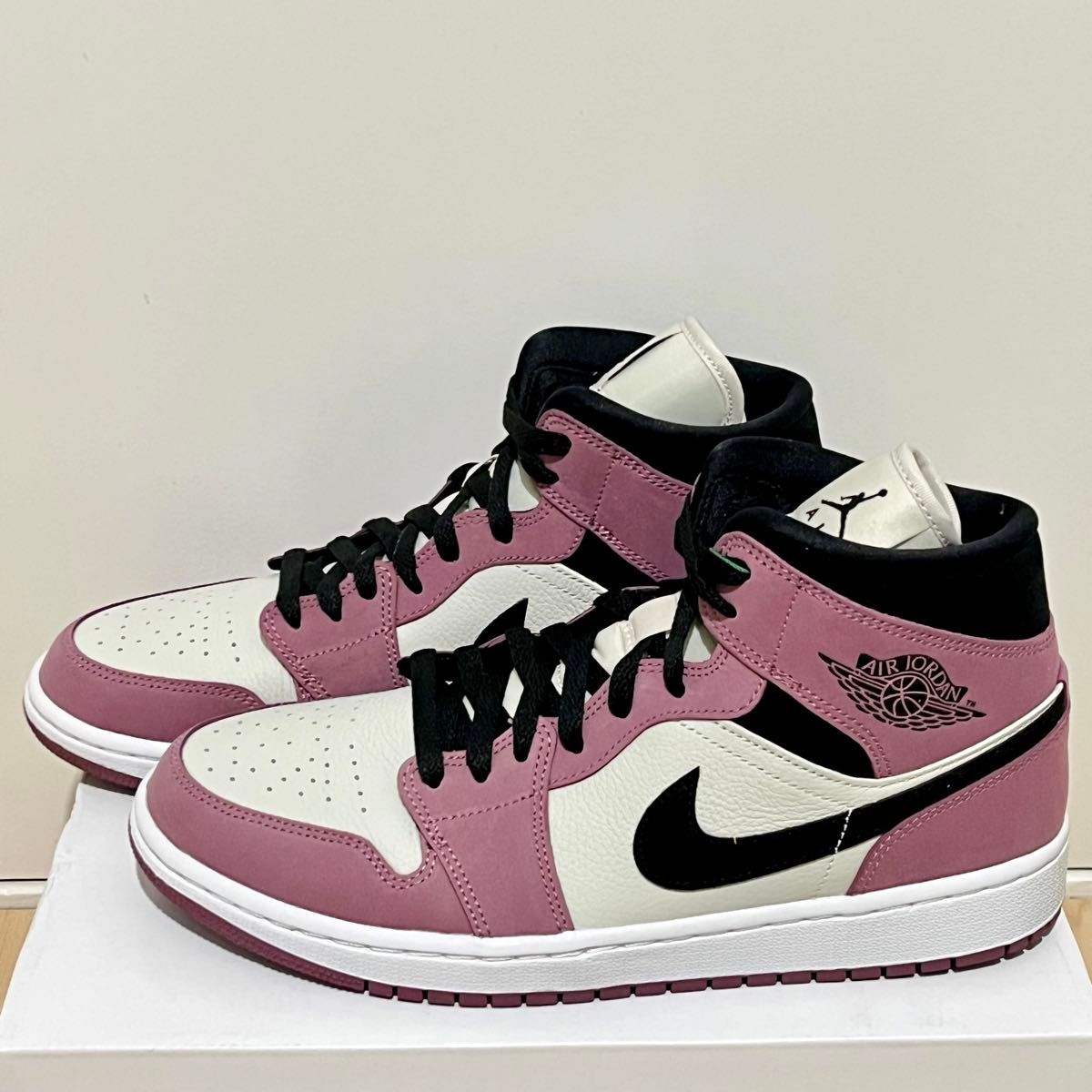 新品25cm】Nike WMNS Air Jordan 1 Mid 